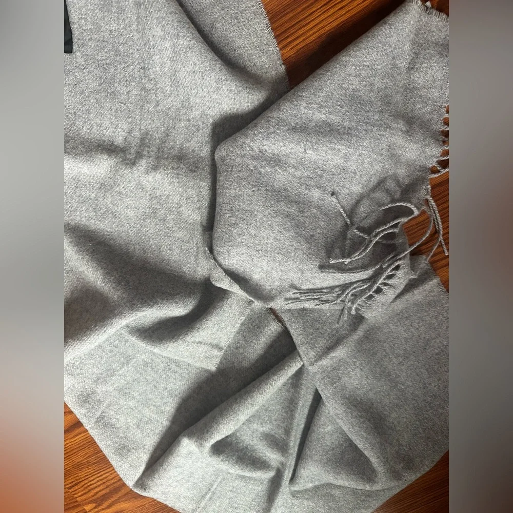 Cashmere Wool Unisex Scarf – Soft & Luxurious – Fringe Trim